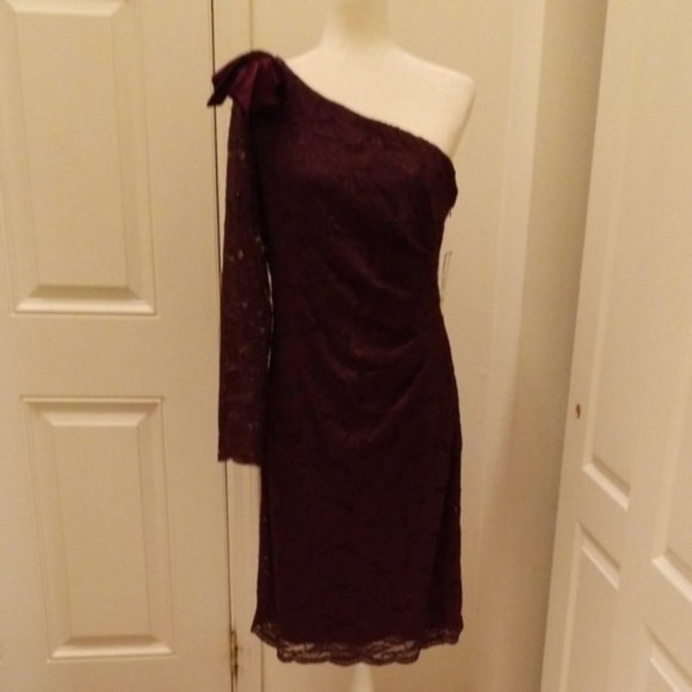 Jessica Howard One-Shoulder Lace Dress Wine - Picture 2 of 4